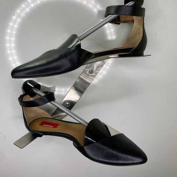 Saks Fifth Avenue Red  Flats Sandals Women's Size 6 - Picture 3 of 5